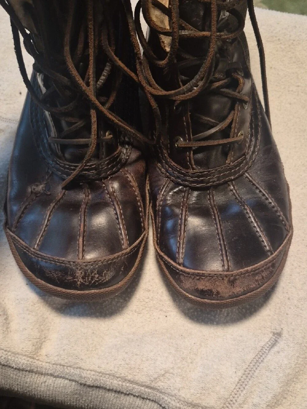 UGG Men's Dark Brown and Tan Shearling-Lined Lace-Up Boots
